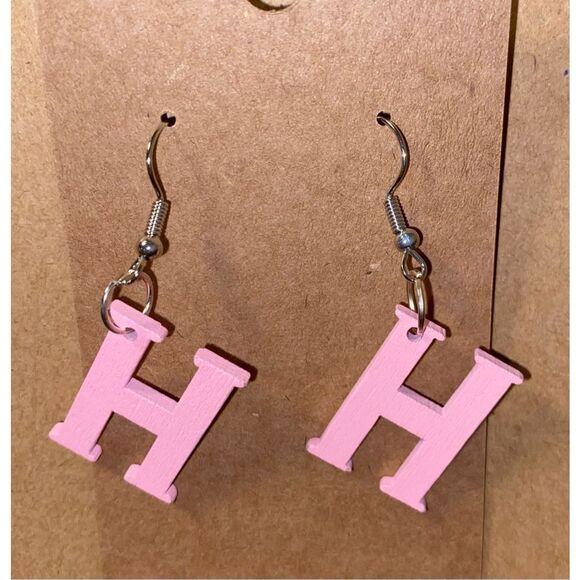 ☀️3/$12☀️ Letter “H” Wood Earrings (Light Pink) - Picture 1 of 3